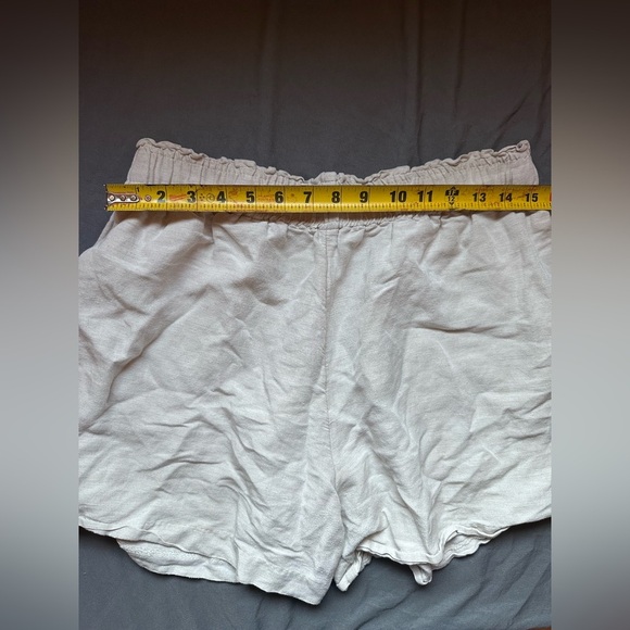 H&M Cream High Waist Shorts Linen Size Medium - Picture 7 of 8